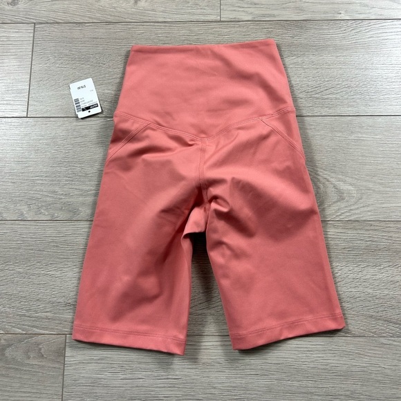 GIRLFRIEND COLLECTIVE High-Rise Bike Shorts in Primrose - Picture 6 of 13